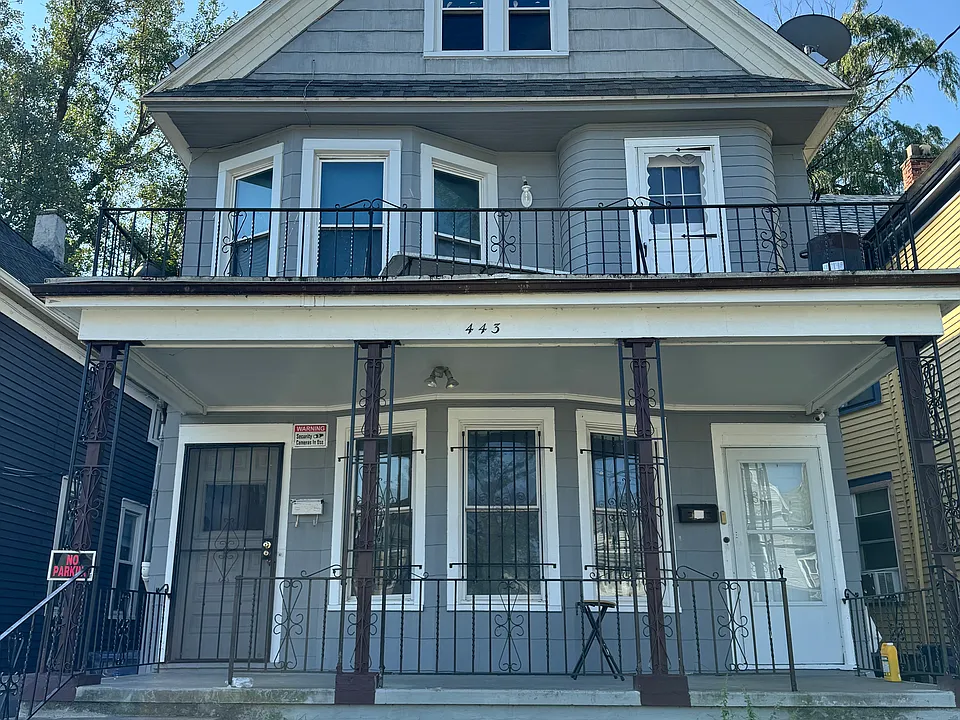 443 Winslow Ave #1