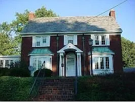 321 Gill Ave photo 1