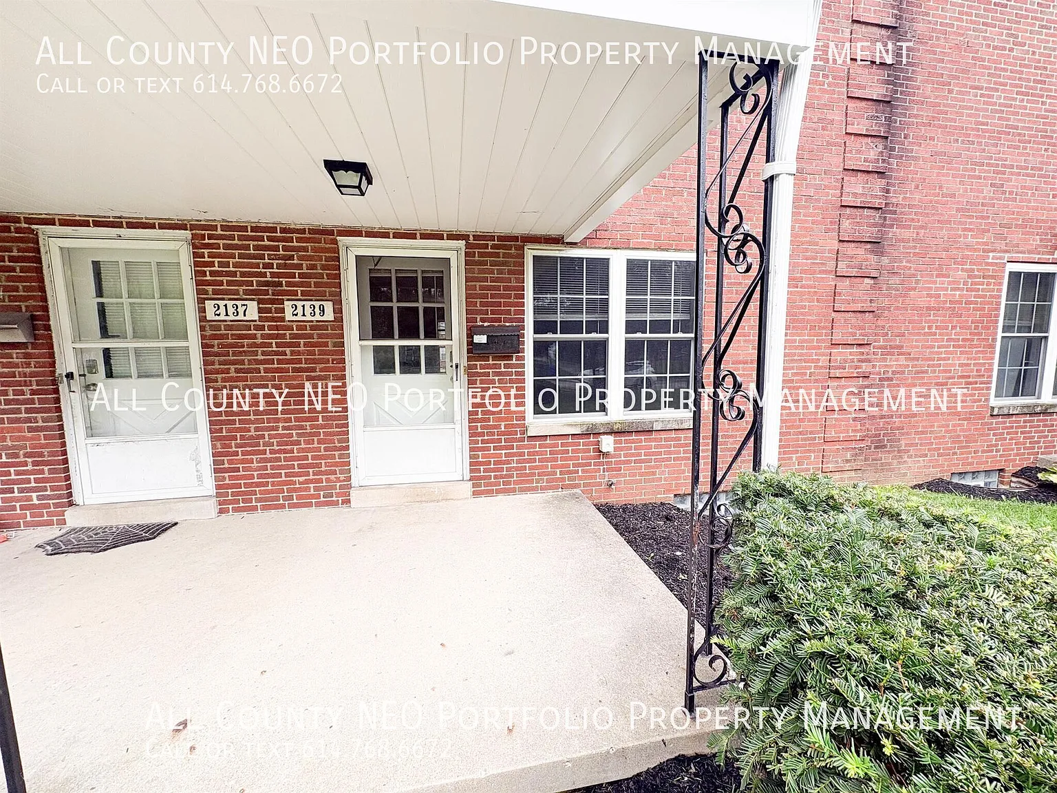 Spacious 2-Bedroom Home with Hardwood Floors & Basement! — Photo 2