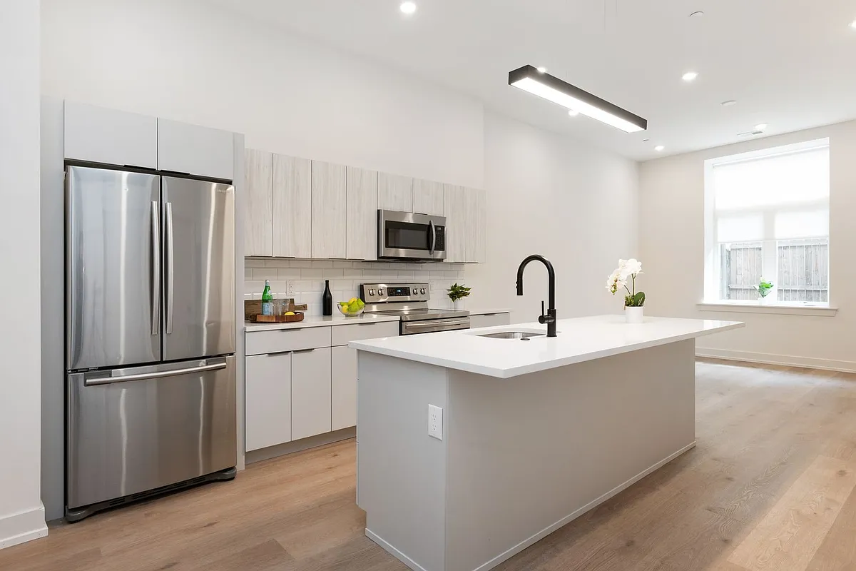 Building Photo - 1331 Juniper