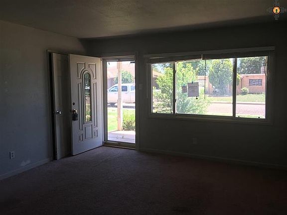 3rd image of 3108 Las Palomas Rd