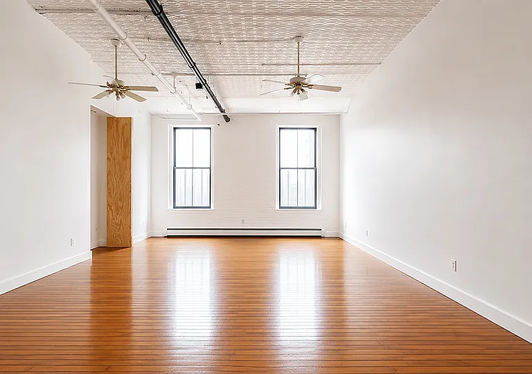1085 Willoughby Ave #403 — Photo 8