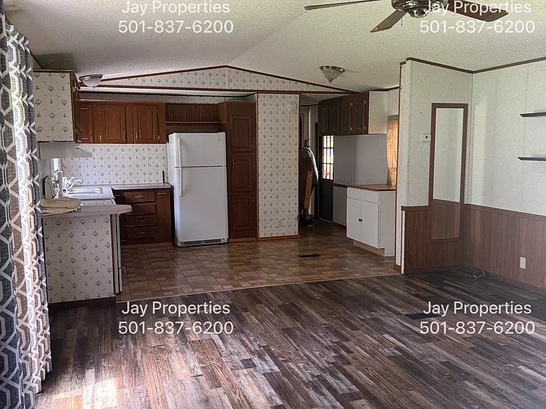 152 Cole Dr — Photo 3