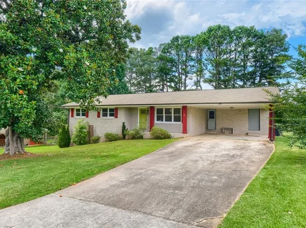 2376 Falls River Dr, Lithia Springs, GA 30122