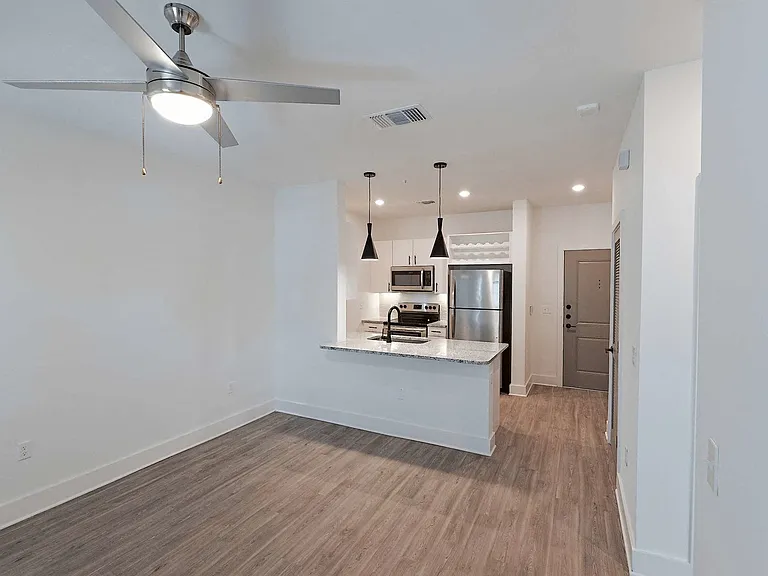 The Parian Luxury Apartments — Photo 34