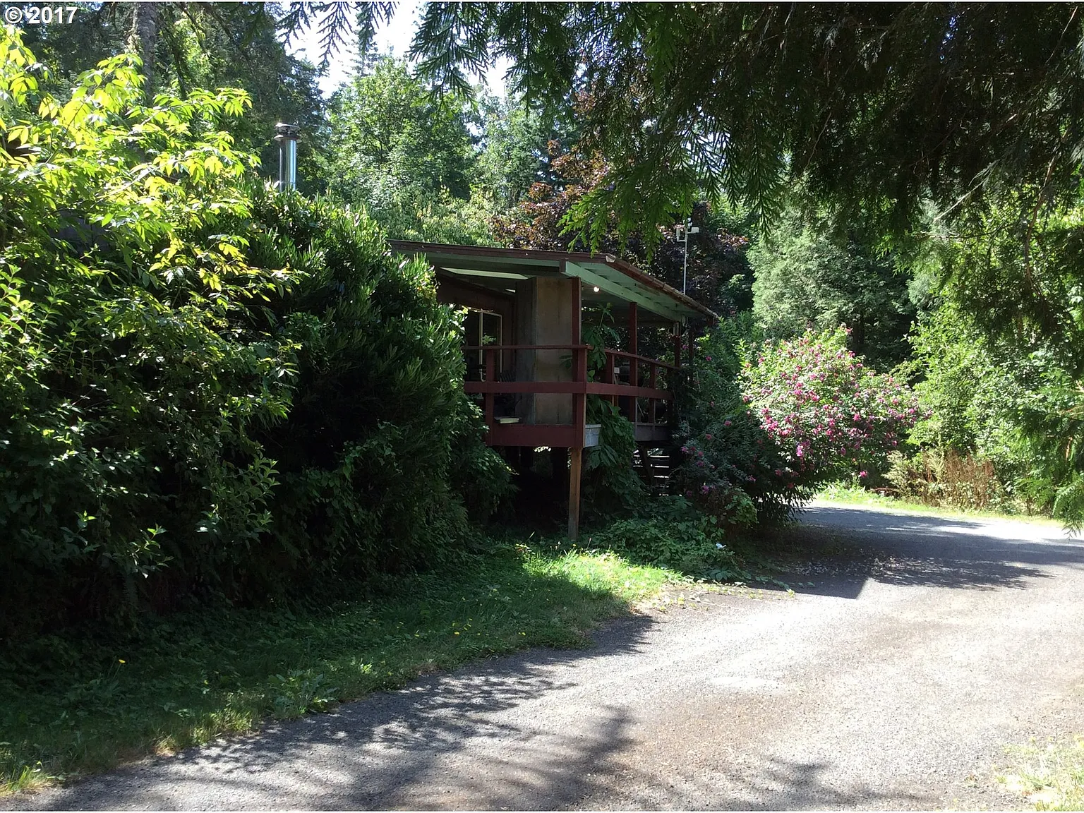 85 NE Curtis Dr photo 1