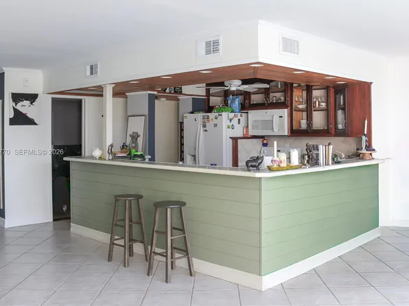 2001 Atlantic Shores Blvd APT 312, Hallandale Beach, FL 33009