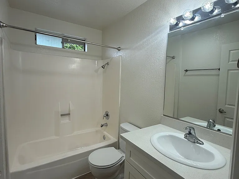 Fair Oaks Garden Apartments — Photo 8