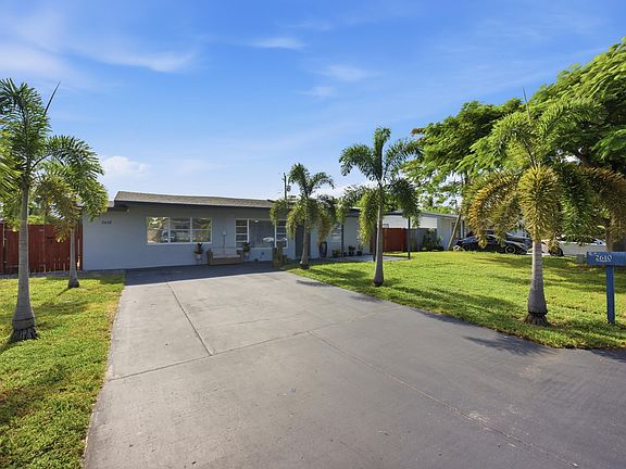 2nd image of 2610 NE 8th Avenue