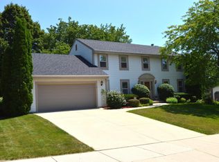 1598 Cherokee St, Grafton, WI 53024