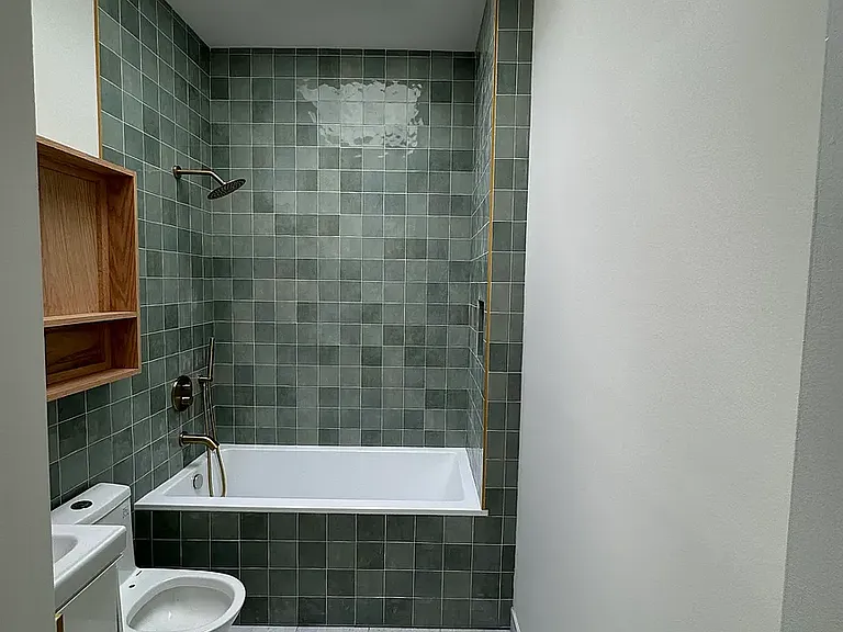 68-18 Clyde St #2 — Photo 11