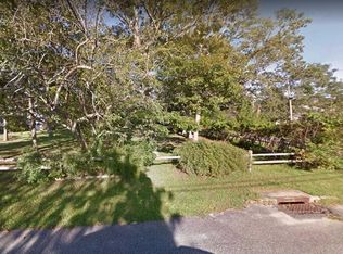 44 Landscape Dr, Wheatley Heights, NY 11798
