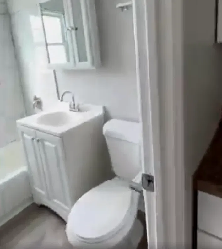 4 bed, 900 sqft, $1,500 — Photo 2