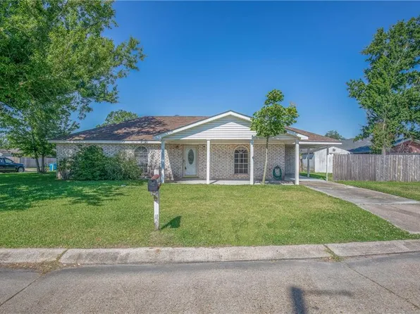 100 Janet Dr, Saint Rose, LA 70087