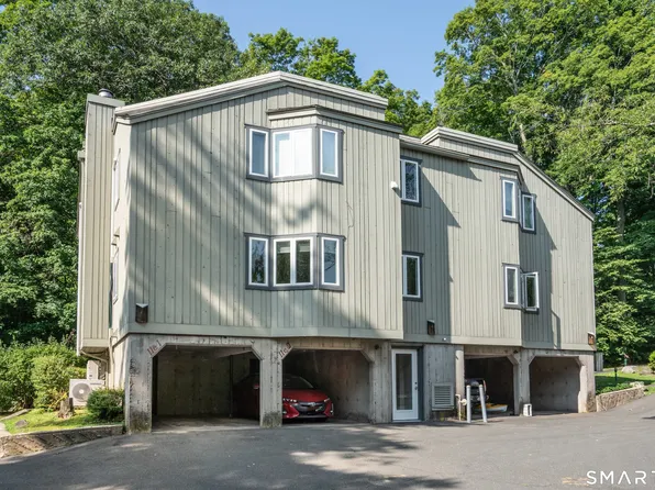 11 Byrne Court #E1, Farmington, CT 06032