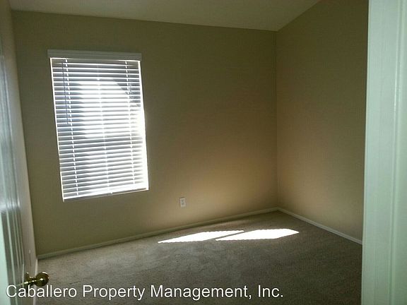 5th image of 1057 W Jeanine Dr