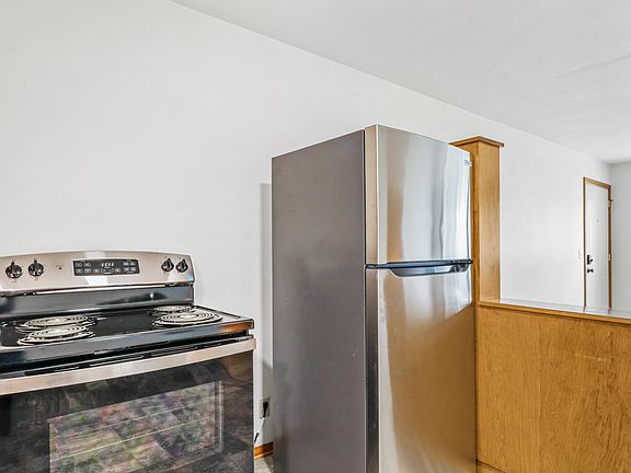 2nd image of 204 Spruce St APT 1