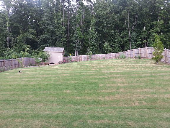 3rd image of 137 Manor Ln