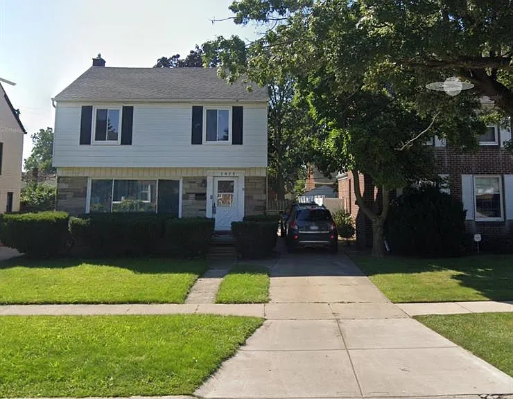 1079 Emmons Blvd — Photo 4