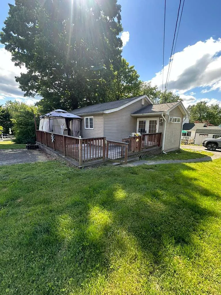 2 bed, $2,200 — Photo 1