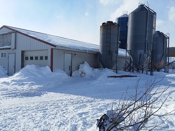 2nd image of 1081 Ellis Road