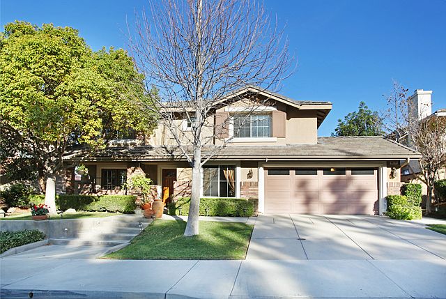 5 Bedrooms + Den; 3.5 Bathrooms
