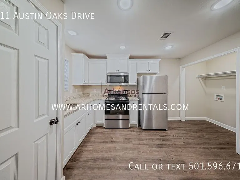 211 W Austin St — Photo 4