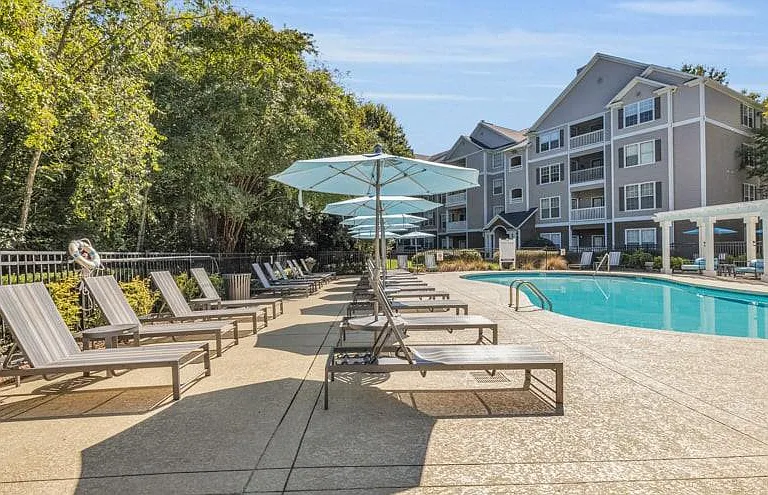 Marina Pointe — Photo 13