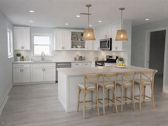 5th image of 16320 Arbor Ridge Dr
