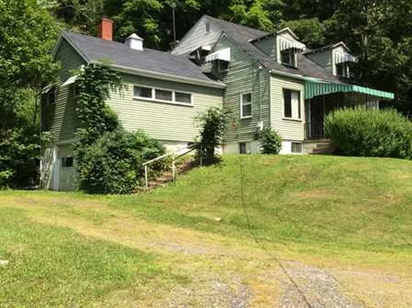 224 Bunker Hill Rd, Aliquippa, PA 15001