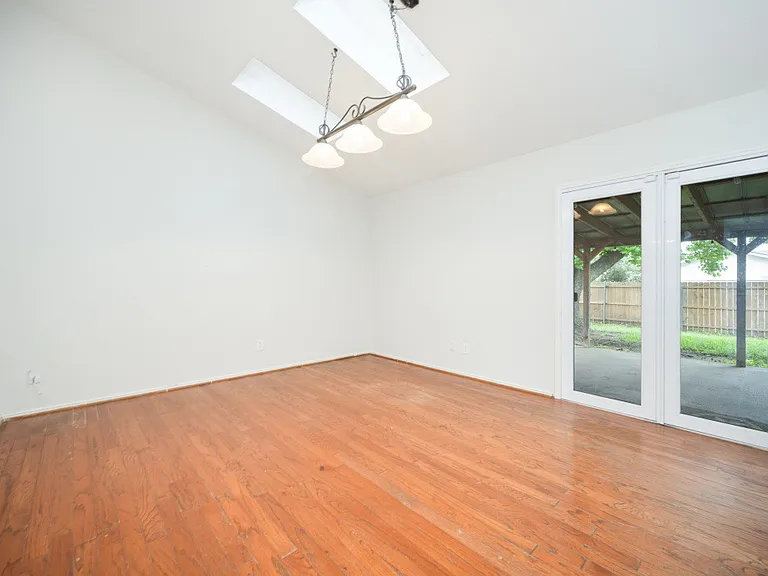 4128 Liverpool Dr — Photo 5