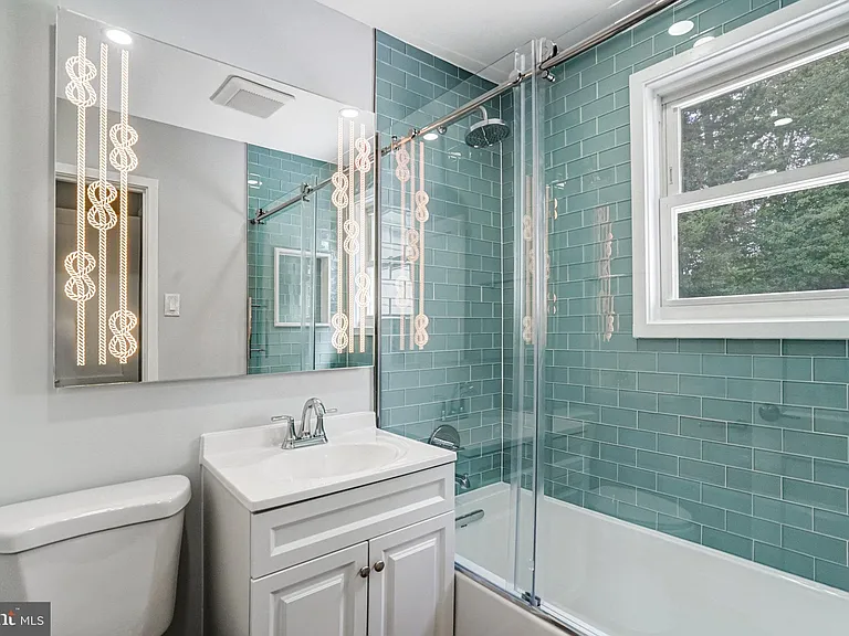 3120 Chepstow Ln — Photo 10