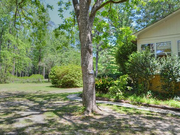 5th image of 1017 Dogwood Ave