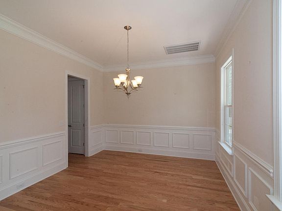 4th image of 1021 Mount Whitney Dr