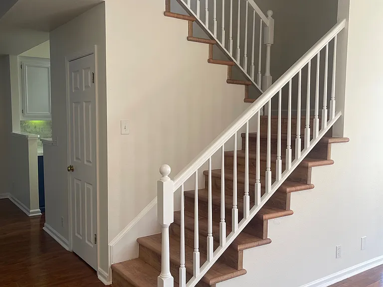 545 Glasgow Cir — Photo 8