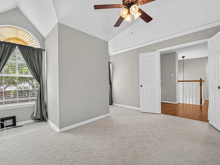 4414 Ringrose Dr — Photo 32