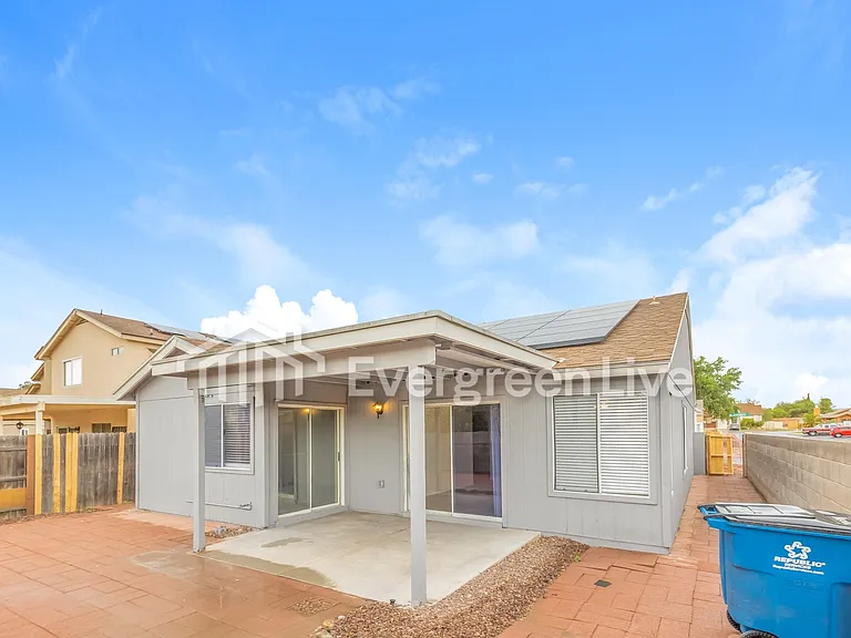 4301 W Blacksmith St — Photo 4