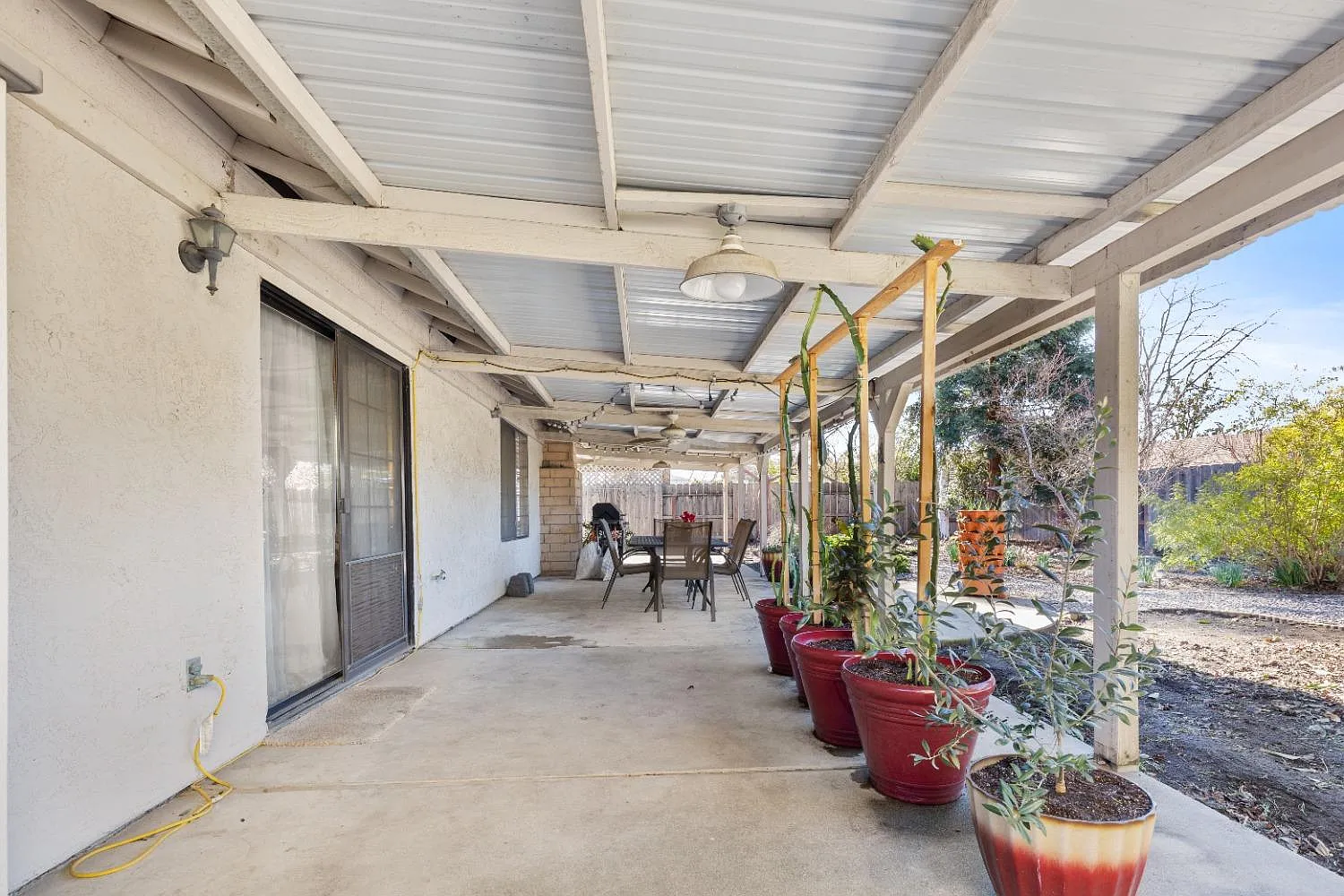 3 bed, $5,000 — Photo 2