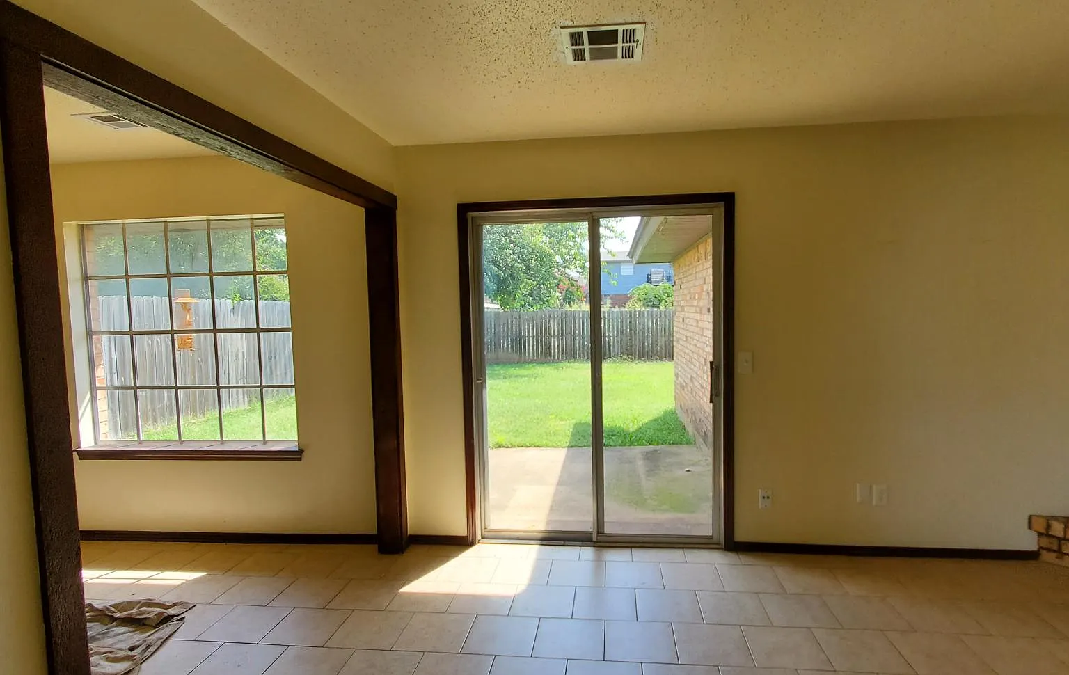 1116 Kings Ct — Photo 3