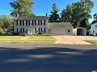 108 E College Ave, Eureka, IL