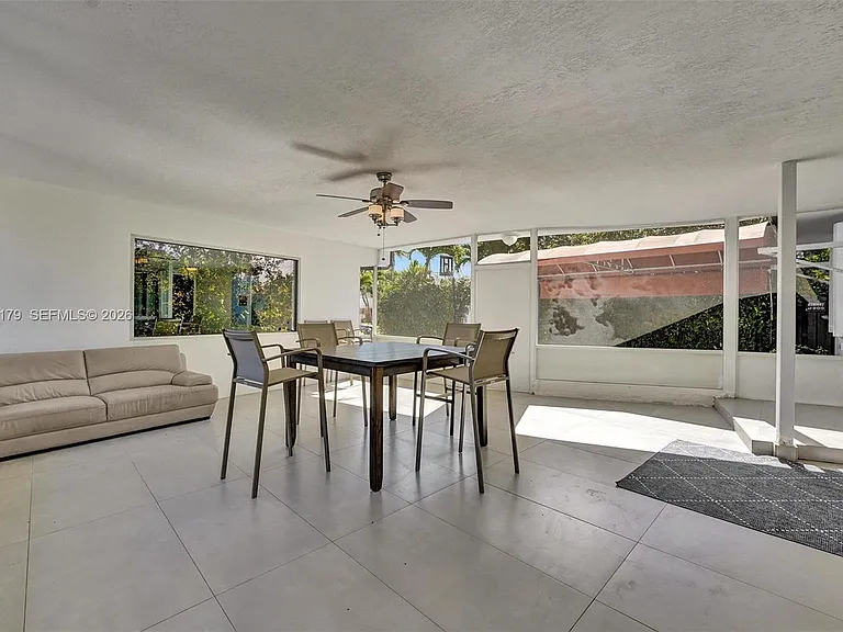 9072 Froude Ave — Photo 4