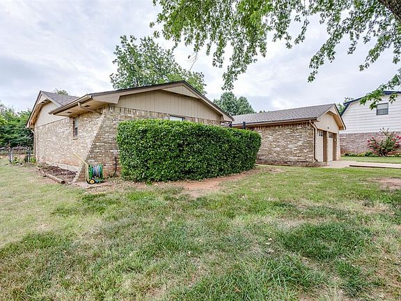 3rd image of 908 S Meadow Ln