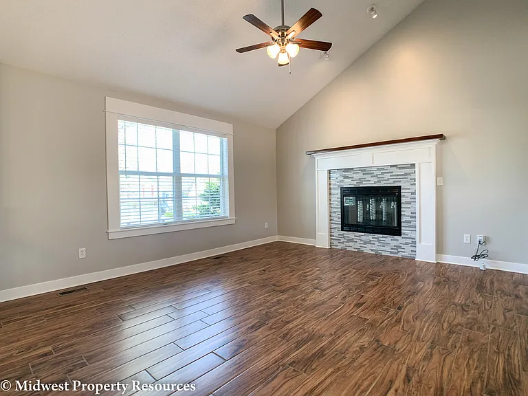 617 SE Battery Dr — Photo 8