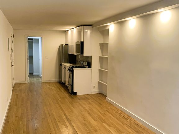 3rd image of 6 Jones St APT 1C