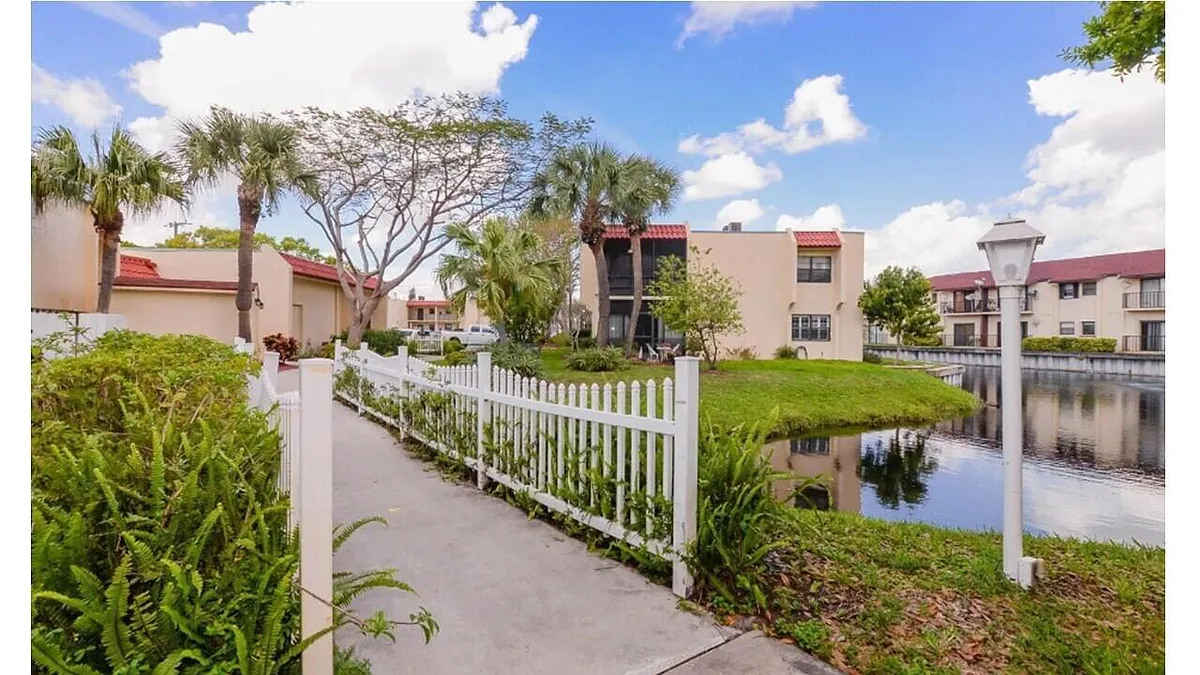 Building Photo - 2050 Oleander Blvd #10-103