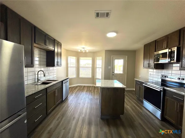 4301 Beach Ball Dr, Killeen, TX 76549