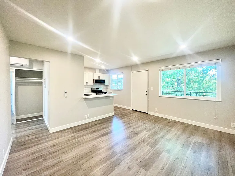 The Alterra: Beautiful One-Bedroom Apartments in the Heart of Downtown Walnut Creek — Photo 21