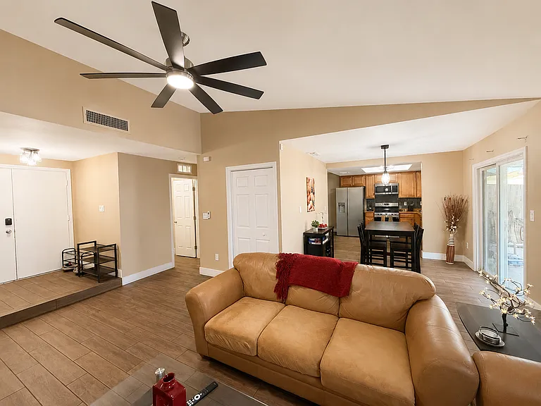 6717 Atwood Ave #4 — Photo 9