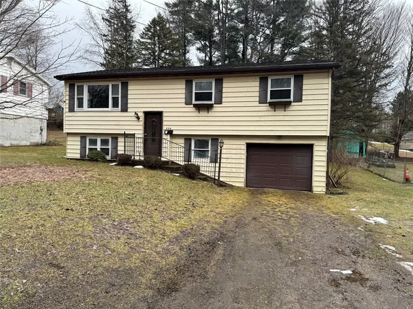 238 York St, Corry, PA 16407