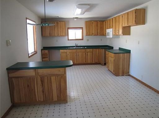 2nd image of 106 E Main St